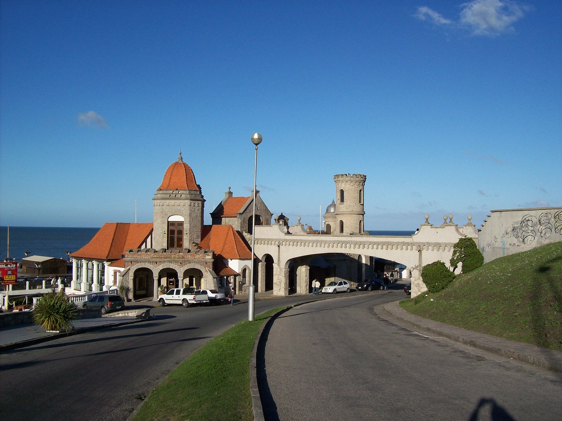 Torreón del Monje overlooking Playa La Perla, Mar del Plata, Argentina