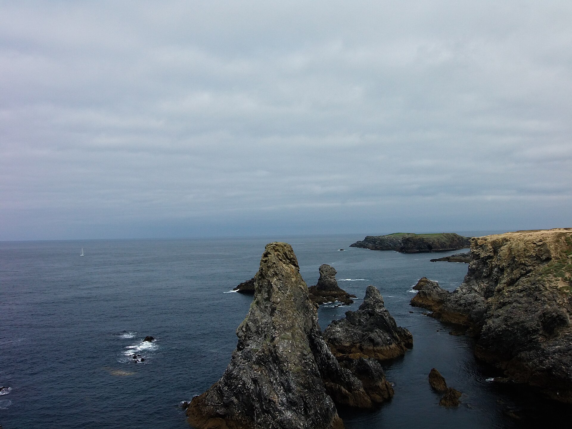 Aiguilles de Port-Coton rock formations, Belle-Île
