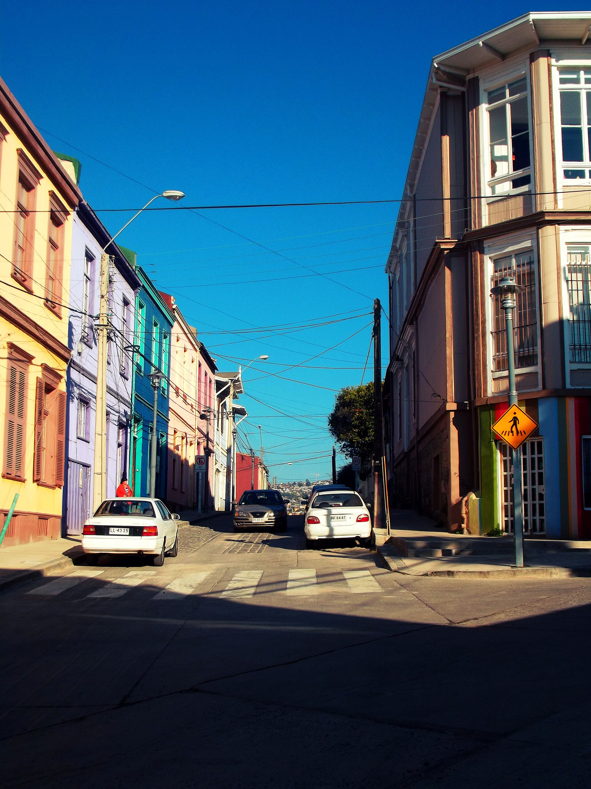 Colorful hillside houses in the Historic Quarter of Valparaíso, Chile