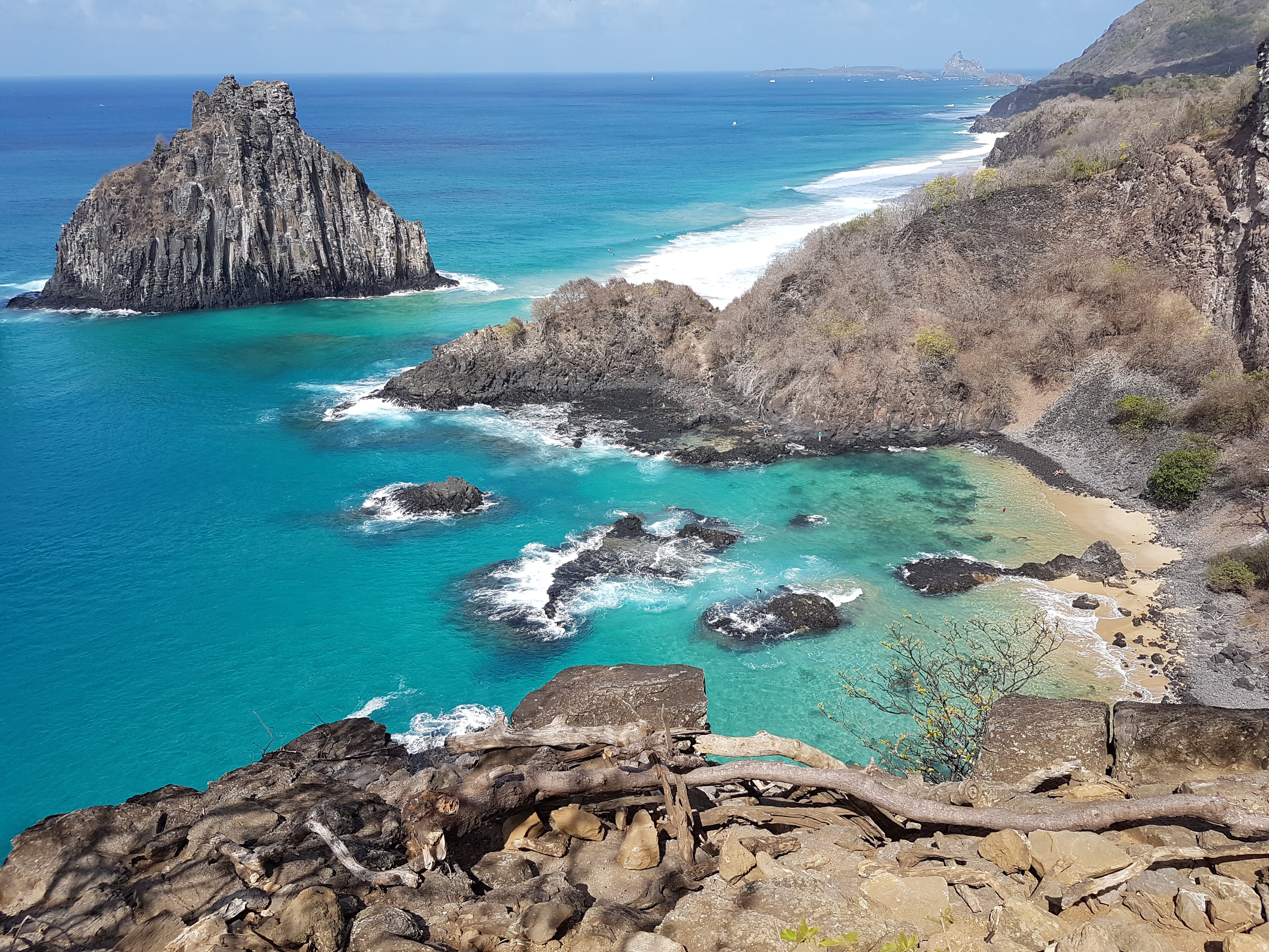 Praia da Atalaia, home to Fernando de Noronha's timed-entry natural pool