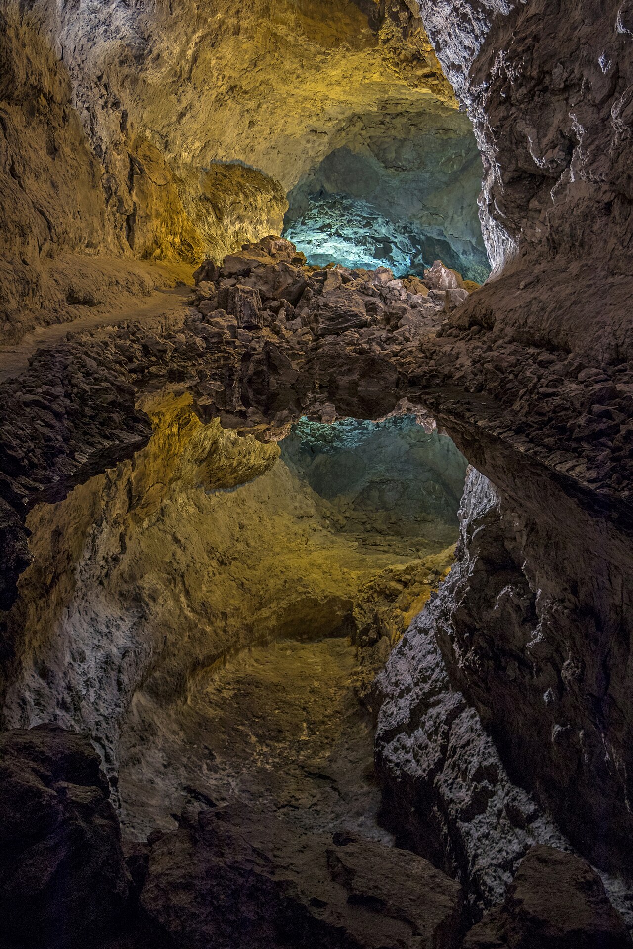 Cueva de los Verdes lava tube interior, Lanzarote