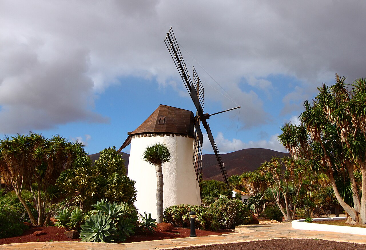 Windmill and craft center at Molino de Antigua