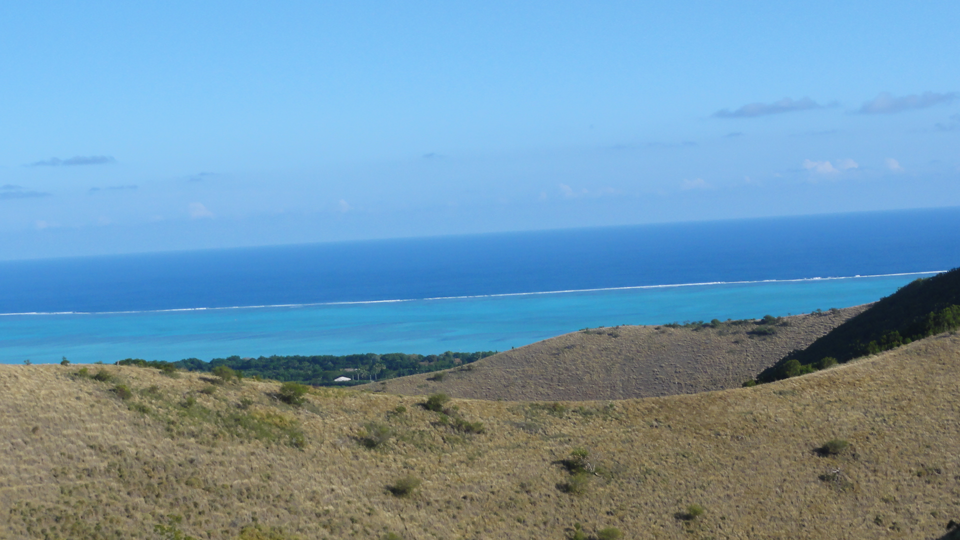 Domaine de Déva lagoon and mountains, New Caledonia