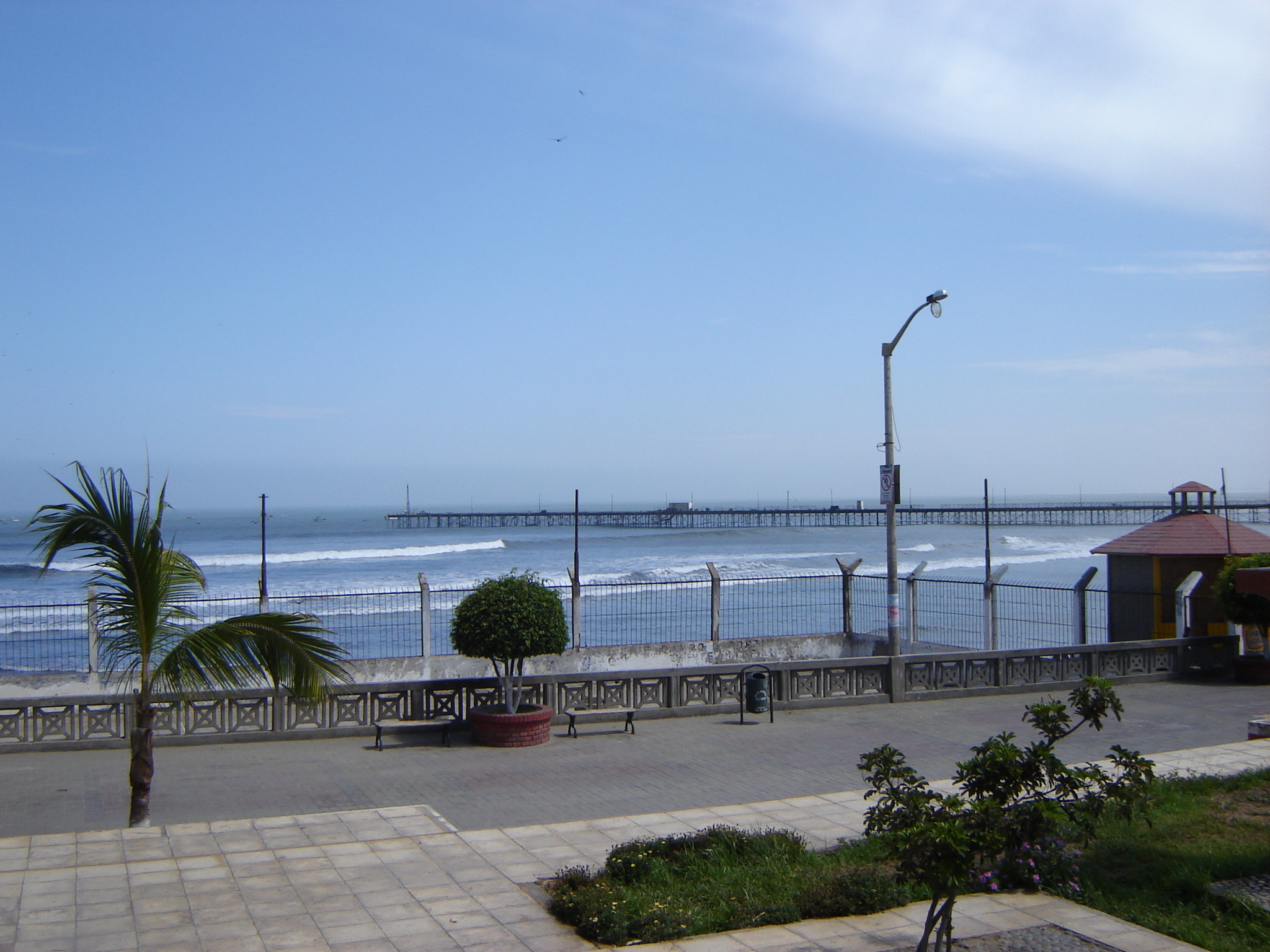 The historic Pacasmayo pier, once the longest pier in Peru