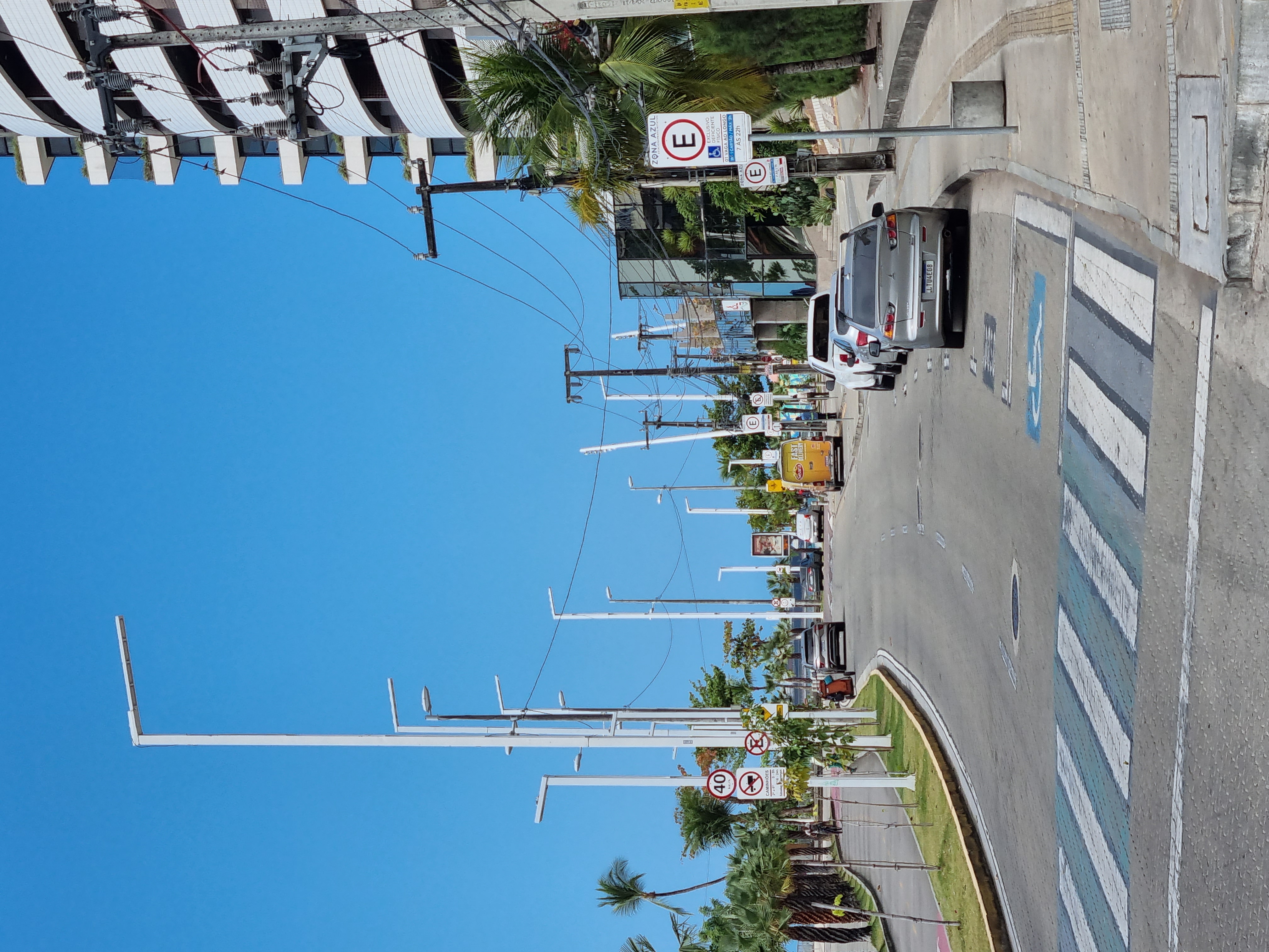 Avenida Beira Mar seafront promenade in the Meireles district, Fortaleza, Brazil