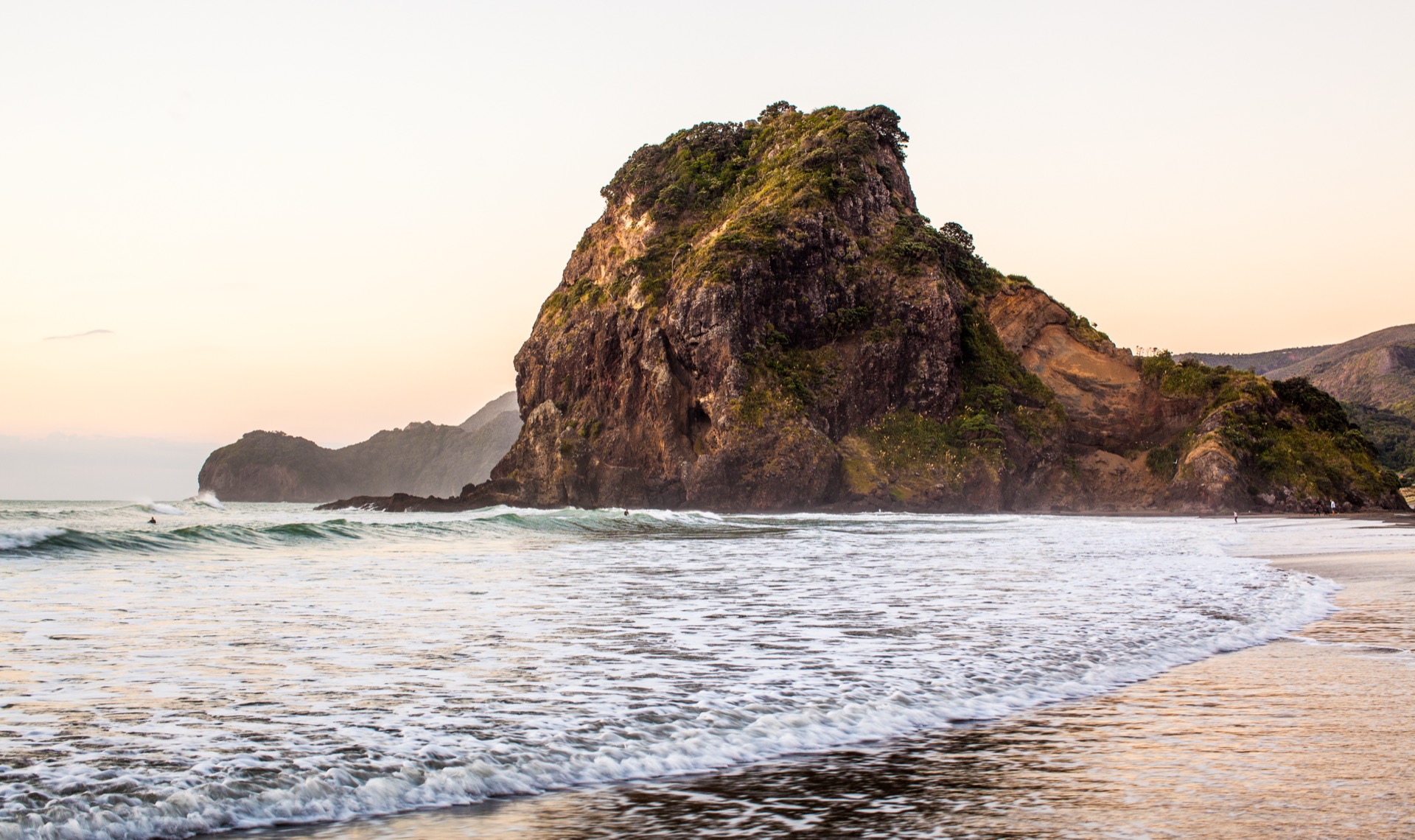 Lion Rock (Te Piha), Piha Beach, New Zealand