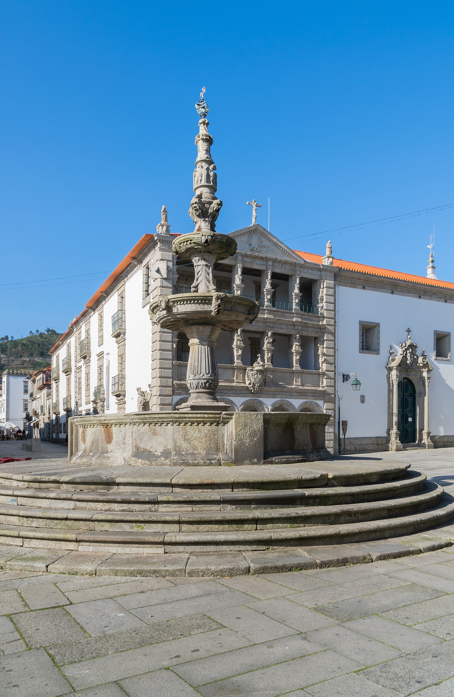 Praça da República fountain, Viana do Castelo