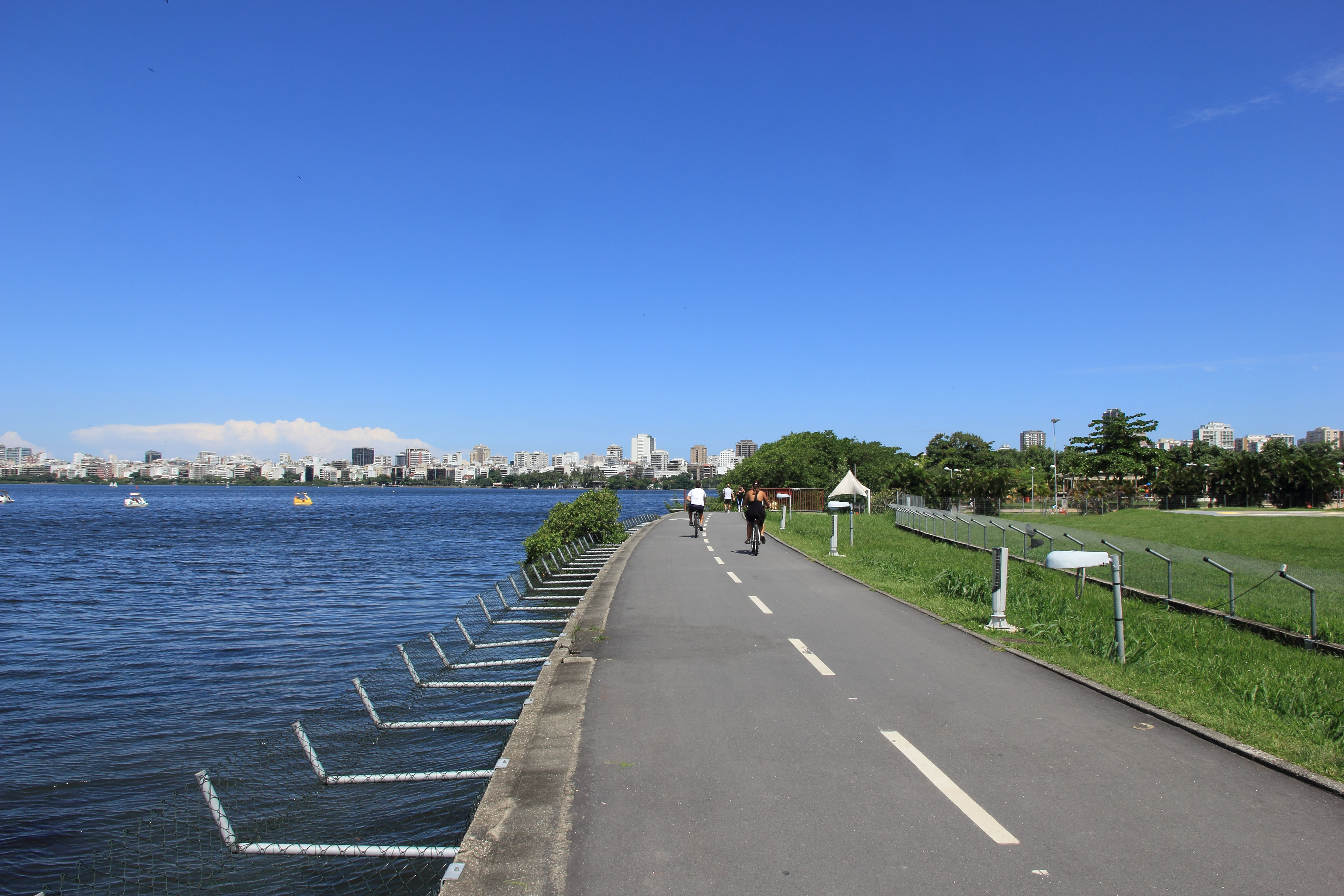 Cycling path along Lagoa Rodrigo de Freitas, Rio de Janeiro