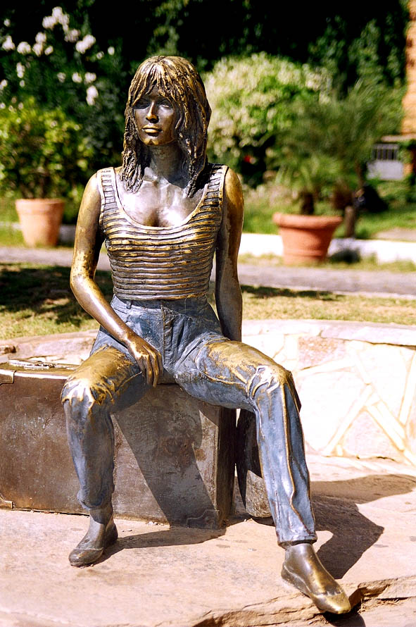 Bronze statue of Brigitte Bardot on Orla Bardot boardwalk, Búzios