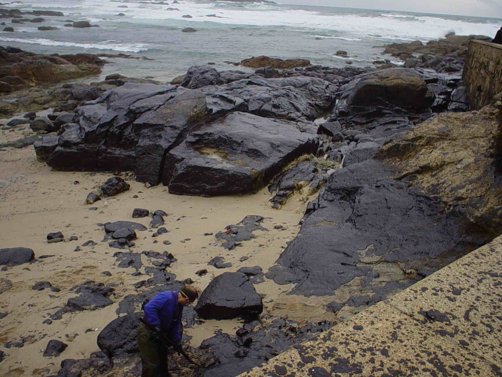 Prestige oil spill cleanup, Muxía, 2005