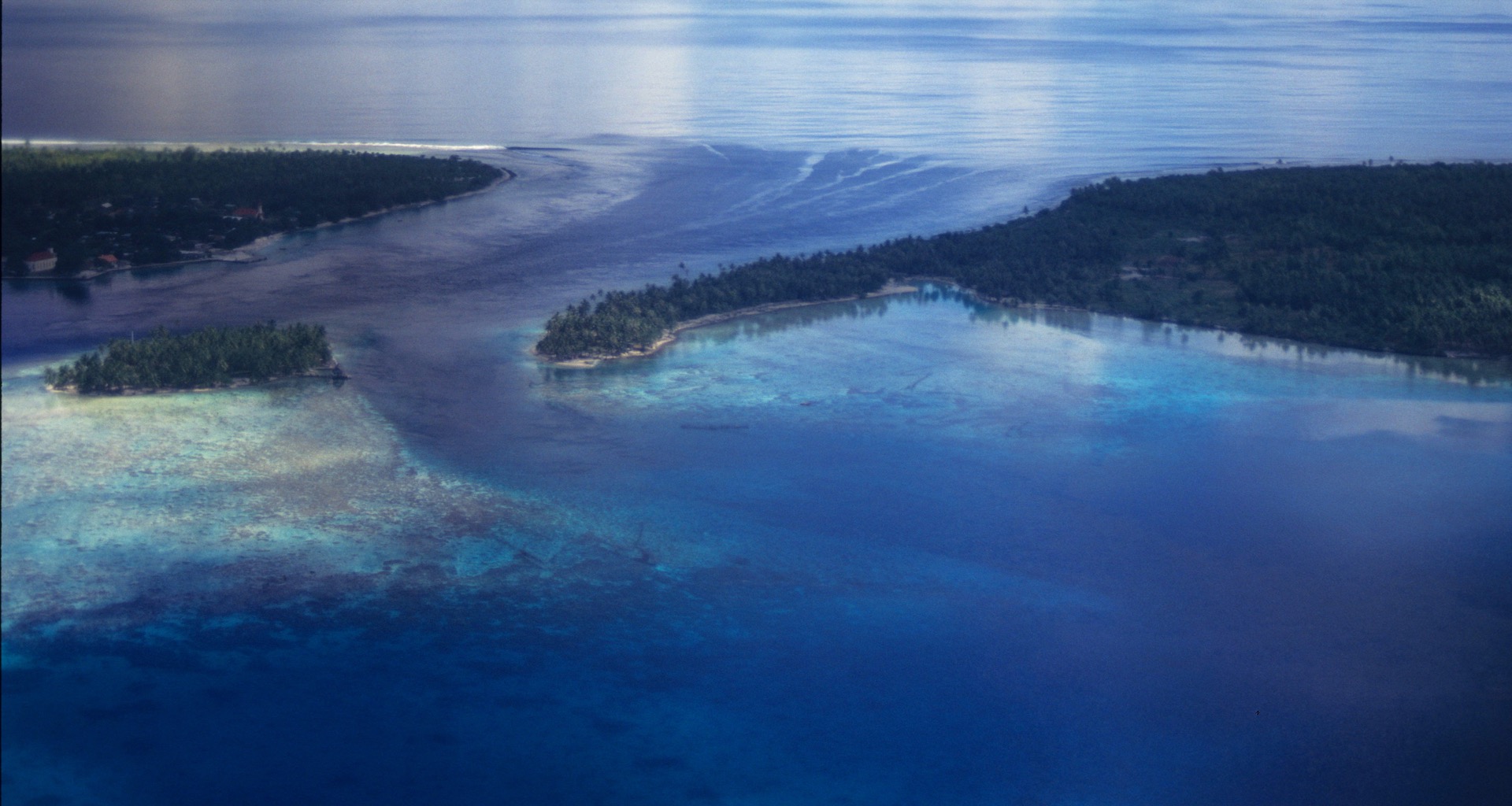 Entrance to the lagoon of Rangiroa Atoll, Tuamotu Archipelago, French Polynesia
