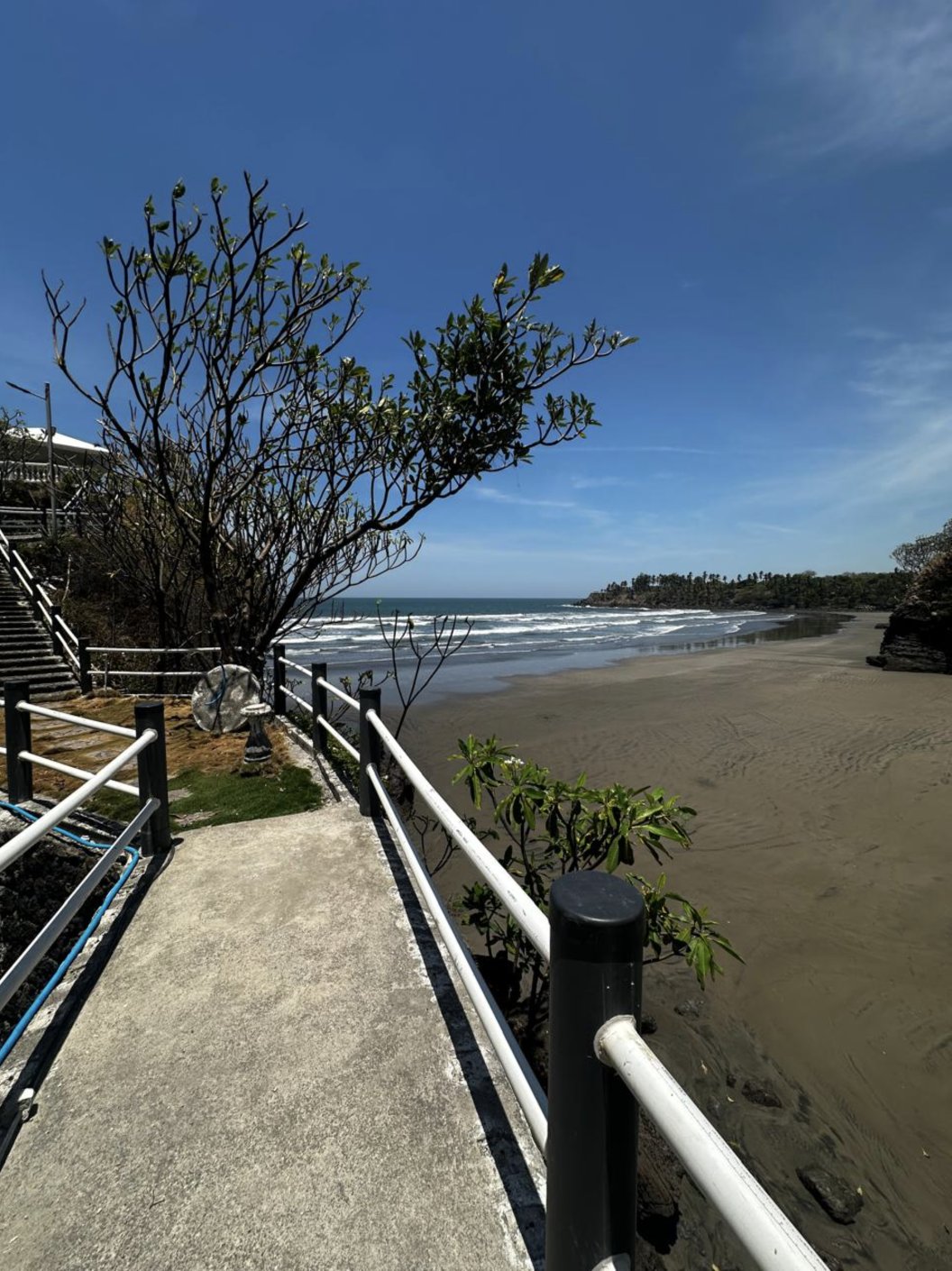 Walkway to the beach at Rancho Infinito Beach House